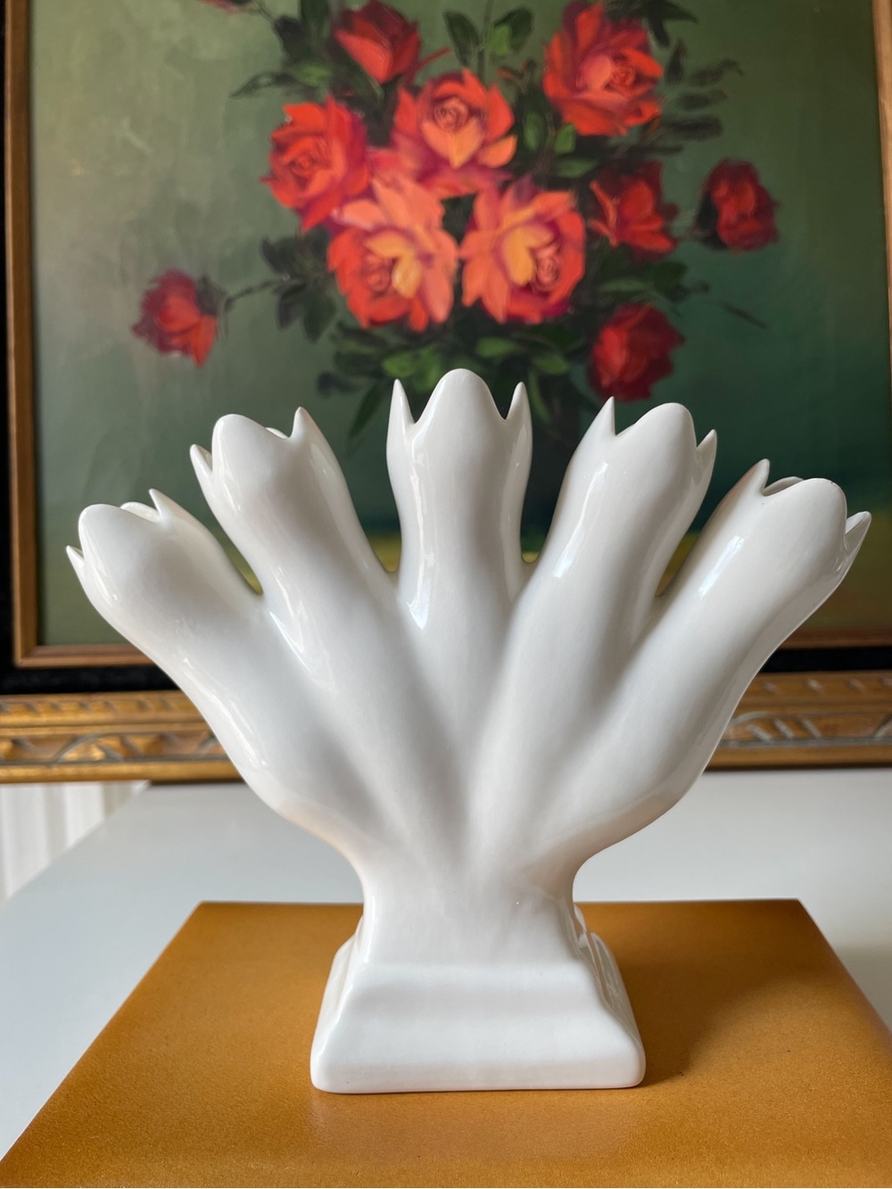 Elegant White Ceramic 5-Finger Tulipiere Vase - Picture 3 of 6